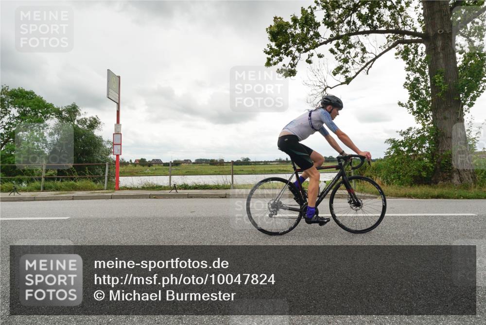 30.08.2026 - Elbe Triathlon Hamburg Michael Burmester http://msf.ph/oto/10047824 30.08.2026 15:01:05 Radfahren  meine-sportfotos.de