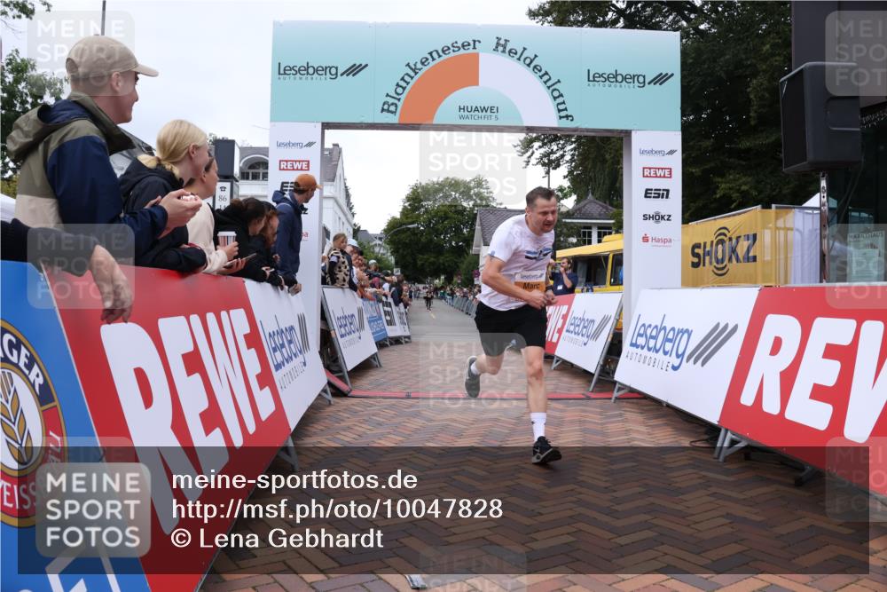 30.08.2026 - Blankeneser Heldenlauf Lena Gebhardt http://msf.ph/oto/10047828 30.08.2026 11:54:17 Ziel 2247, 2324, 2468, 2585 meine-sportfotos.de