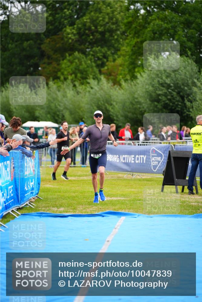 30.08.2026 - Elbe Triathlon Hamburg LAZAROV Photography http://msf.ph/oto/10047839 30.08.2026 10:31:55 Ziel 445 meine-sportfotos.de