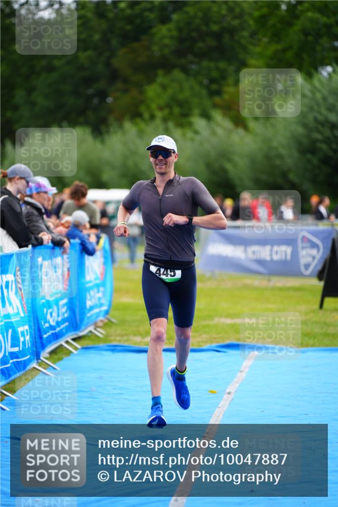 30.08.2026 - Elbe Triathlon Hamburg LAZAROV Photography http://msf.ph/oto/10047887 30.08.2026 10:31:58 Ziel 445 meine-sportfotos.de