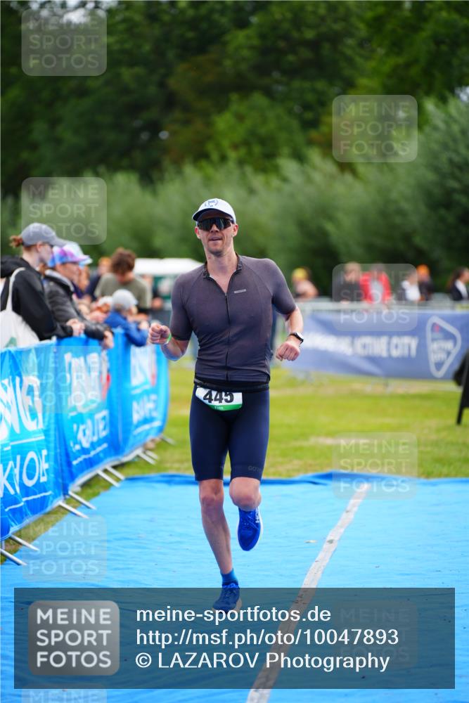 30.08.2026 - Elbe Triathlon Hamburg LAZAROV Photography http://msf.ph/oto/10047893 30.08.2026 10:31:58 Ziel 445 meine-sportfotos.de