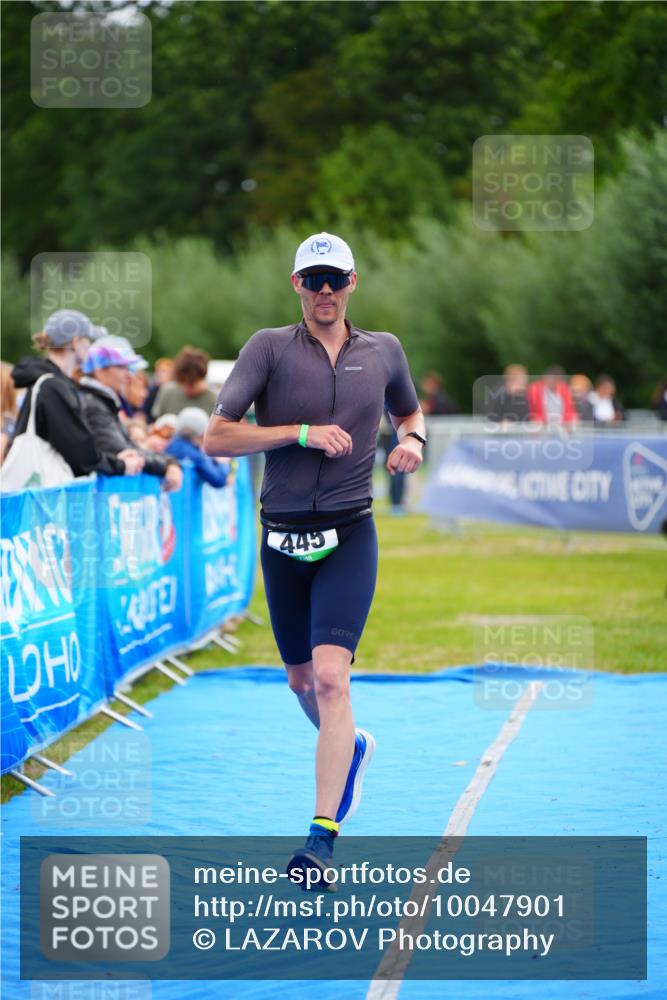 30.08.2026 - Elbe Triathlon Hamburg LAZAROV Photography http://msf.ph/oto/10047901 30.08.2026 10:31:58 Ziel 445 meine-sportfotos.de
