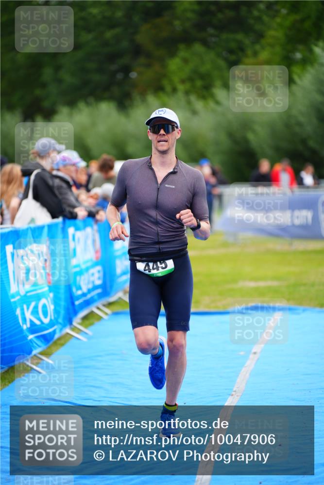 30.08.2026 - Elbe Triathlon Hamburg LAZAROV Photography http://msf.ph/oto/10047906 30.08.2026 10:31:58 Ziel 445 meine-sportfotos.de