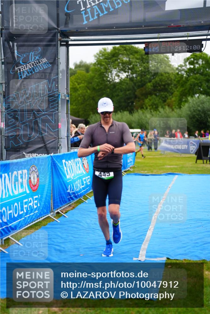 30.08.2026 - Elbe Triathlon Hamburg LAZAROV Photography http://msf.ph/oto/10047912 30.08.2026 10:32:00 Ziel 445 meine-sportfotos.de