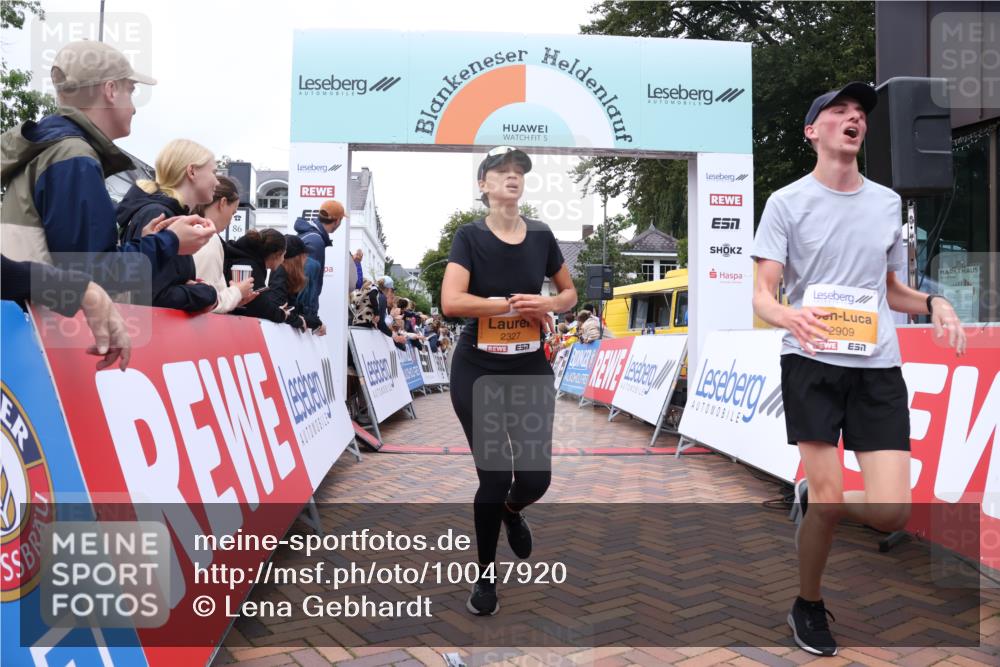 30.08.2026 - Blankeneser Heldenlauf Lena Gebhardt http://msf.ph/oto/10047920 30.08.2026 11:54:29 Ziel 2327, 2373, 2909 meine-sportfotos.de