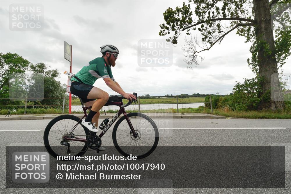30.08.2026 - Elbe Triathlon Hamburg Michael Burmester http://msf.ph/oto/10047940 30.08.2026 15:02:55 Radfahren 130 meine-sportfotos.de