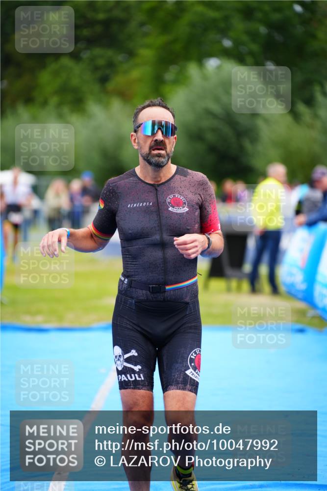 30.08.2026 - Elbe Triathlon Hamburg LAZAROV Photography http://msf.ph/oto/10047992 30.08.2026 10:32:27 Ziel 271, 295 meine-sportfotos.de