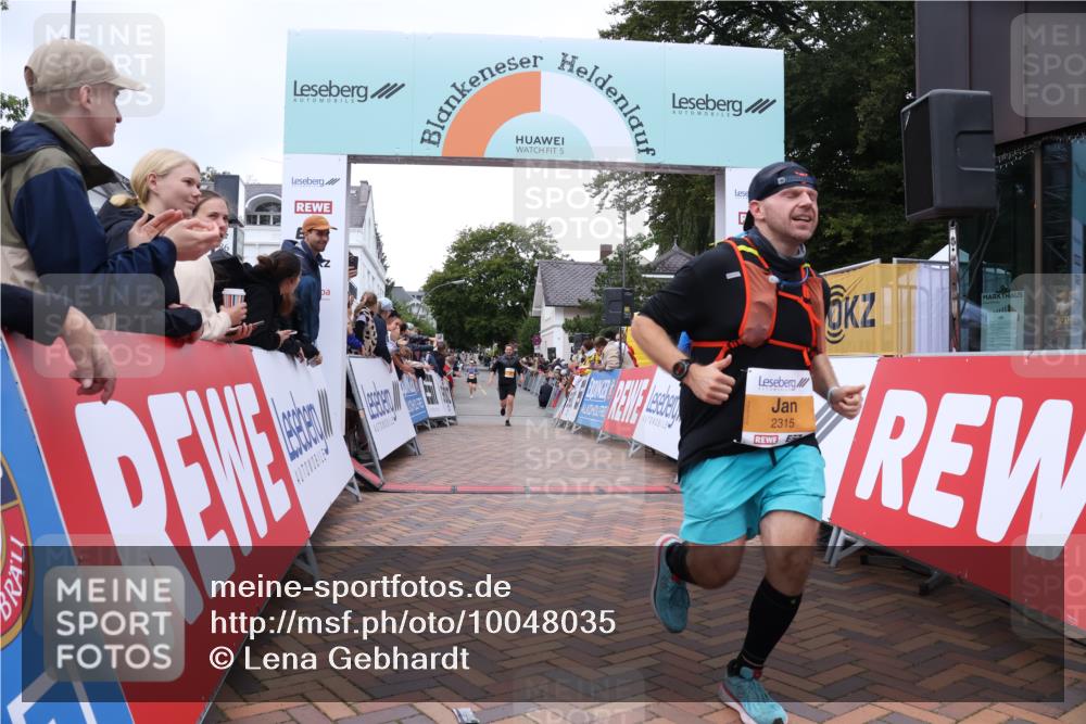 30.08.2026 - Blankeneser Heldenlauf Lena Gebhardt http://msf.ph/oto/10048035 30.08.2026 11:54:44 Ziel 2315, 2701, 4030 meine-sportfotos.de
