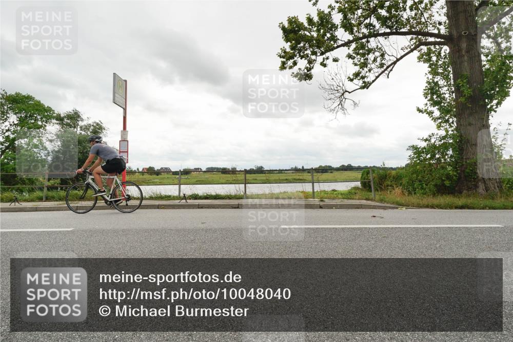 30.08.2026 - Elbe Triathlon Hamburg Michael Burmester http://msf.ph/oto/10048040 30.08.2026 15:04:32 Radfahren  meine-sportfotos.de