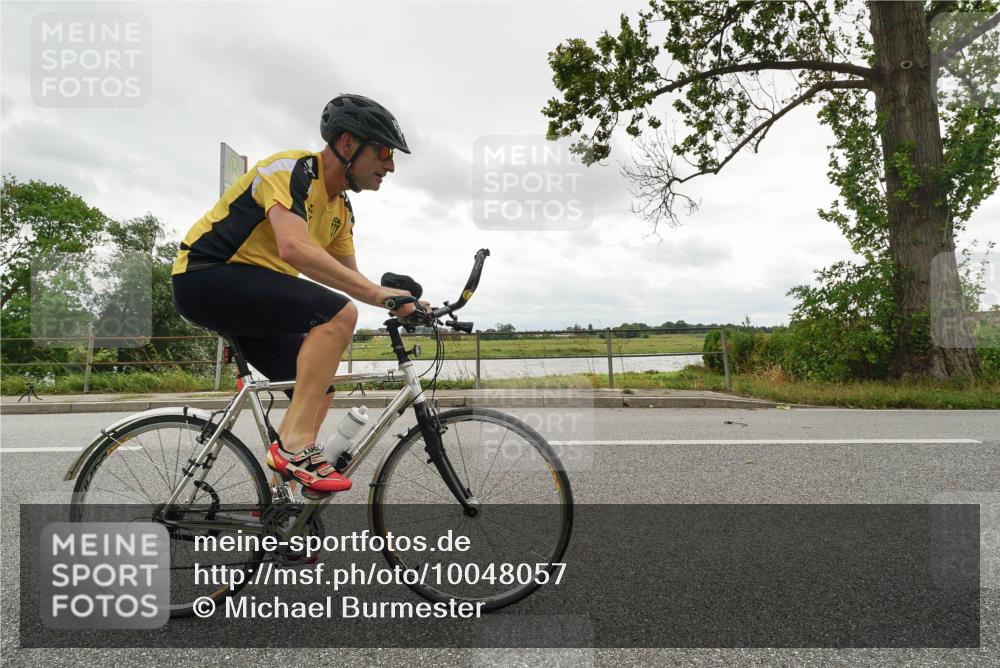 30.08.2026 - Elbe Triathlon Hamburg Michael Burmester http://msf.ph/oto/10048057 30.08.2026 15:04:42 Radfahren  meine-sportfotos.de
