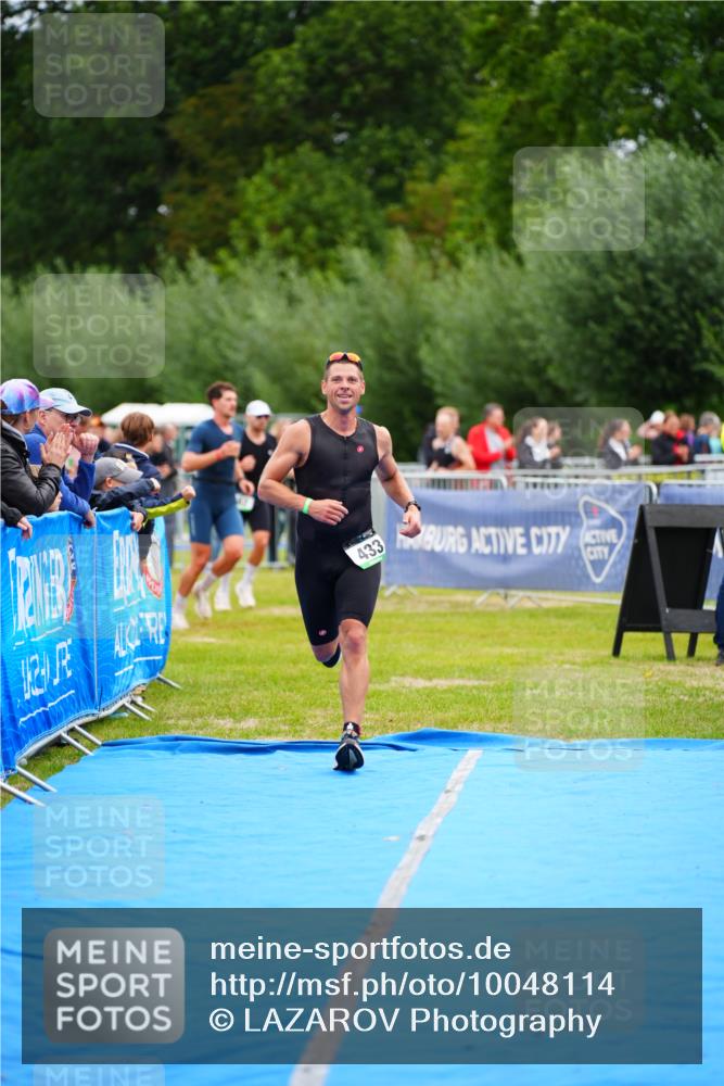 30.08.2026 - Elbe Triathlon Hamburg LAZAROV Photography http://msf.ph/oto/10048114 30.08.2026 10:32:50 Ziel 298, 433 meine-sportfotos.de