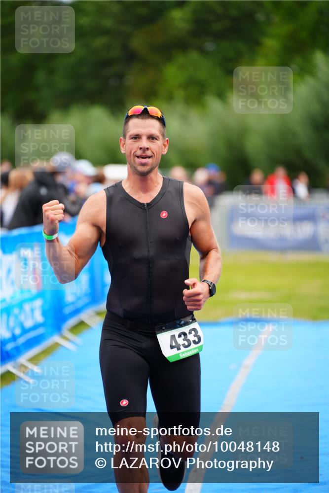30.08.2026 - Elbe Triathlon Hamburg LAZAROV Photography http://msf.ph/oto/10048148 30.08.2026 10:32:52 Ziel 298, 433 meine-sportfotos.de