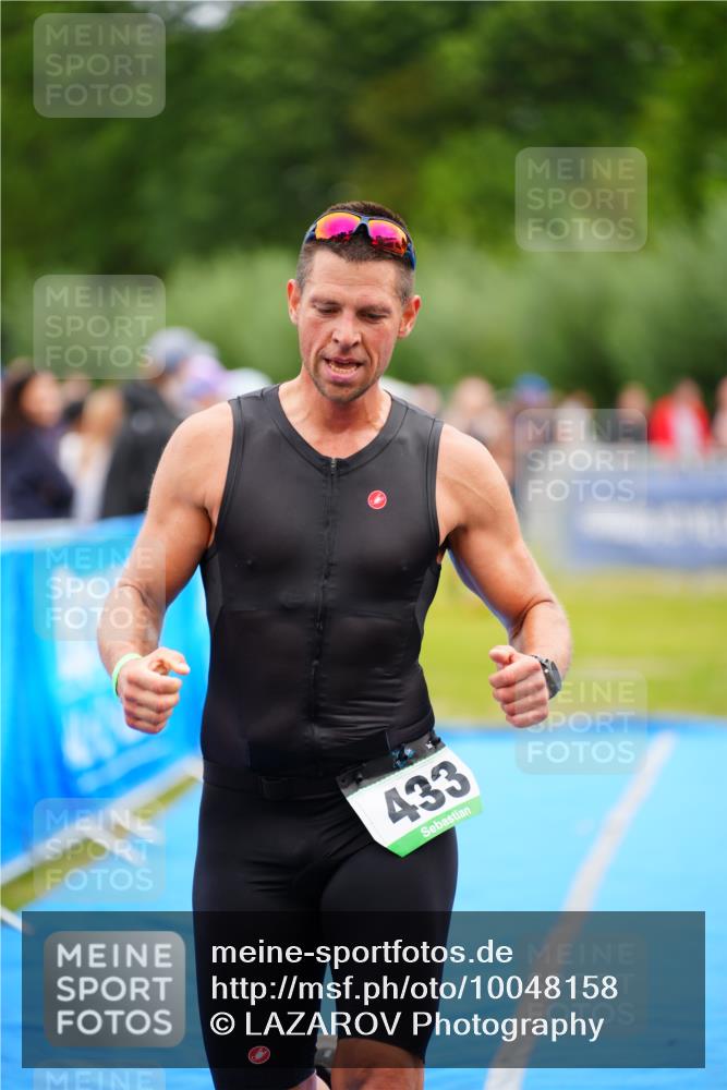 30.08.2026 - Elbe Triathlon Hamburg LAZAROV Photography http://msf.ph/oto/10048158 30.08.2026 10:32:53 Ziel 298, 433 meine-sportfotos.de
