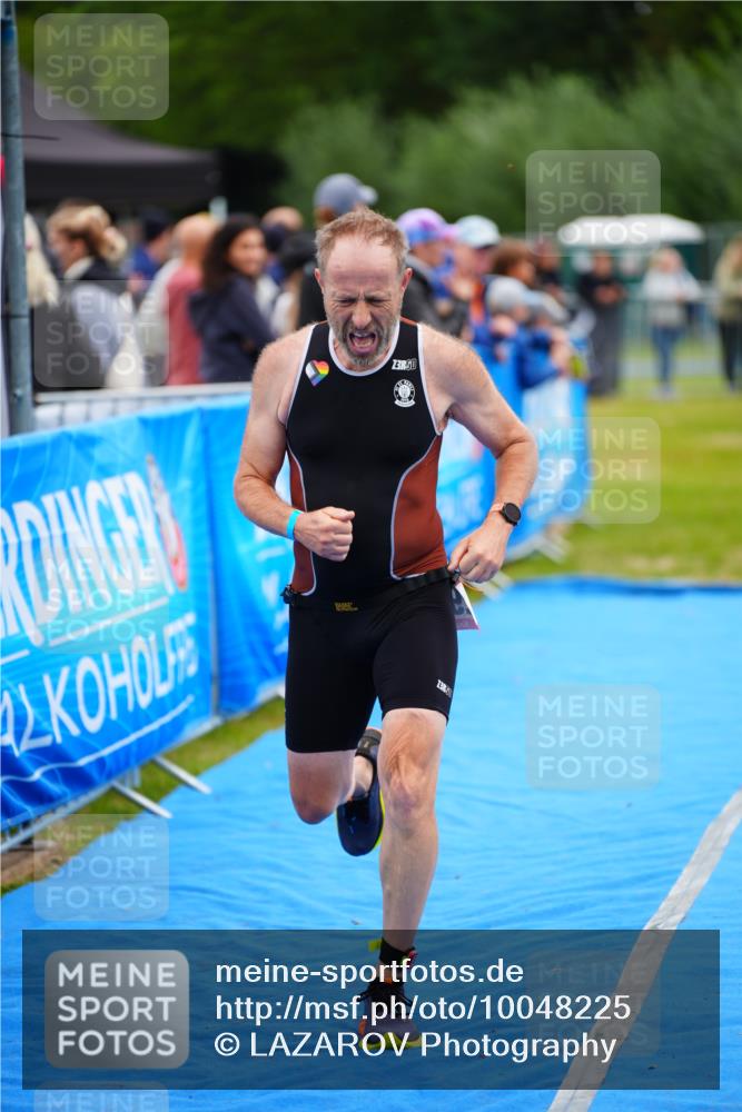 30.08.2026 - Elbe Triathlon Hamburg LAZAROV Photography http://msf.ph/oto/10048225 30.08.2026 10:32:59 Ziel 298 meine-sportfotos.de