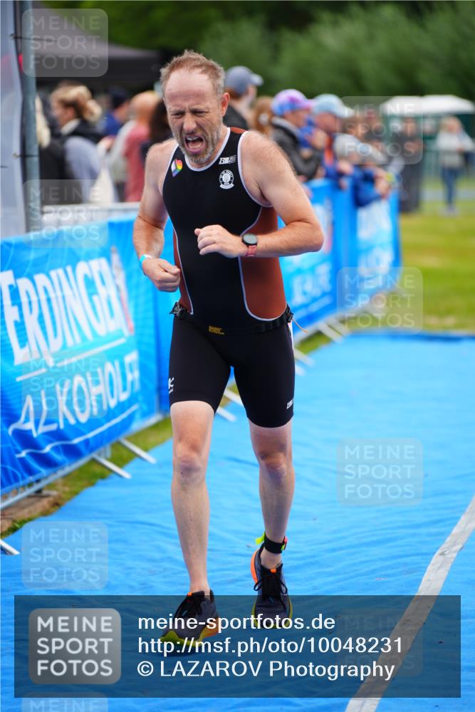 30.08.2026 - Elbe Triathlon Hamburg LAZAROV Photography http://msf.ph/oto/10048231 30.08.2026 10:32:59 Ziel 298 meine-sportfotos.de