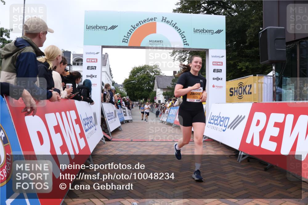 30.08.2026 - Blankeneser Heldenlauf Lena Gebhardt http://msf.ph/oto/10048234 30.08.2026 11:55:03 Ziel 2279, 2447 meine-sportfotos.de