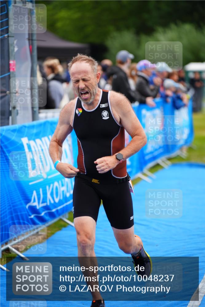 30.08.2026 - Elbe Triathlon Hamburg LAZAROV Photography http://msf.ph/oto/10048237 30.08.2026 10:32:59 Ziel 298 meine-sportfotos.de