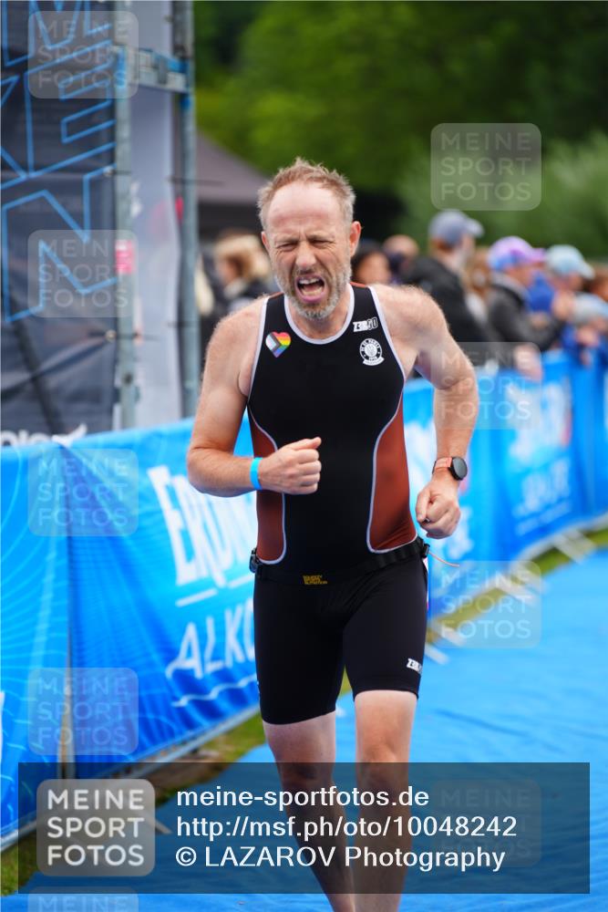 30.08.2026 - Elbe Triathlon Hamburg LAZAROV Photography http://msf.ph/oto/10048242 30.08.2026 10:33:00 Ziel 298 meine-sportfotos.de