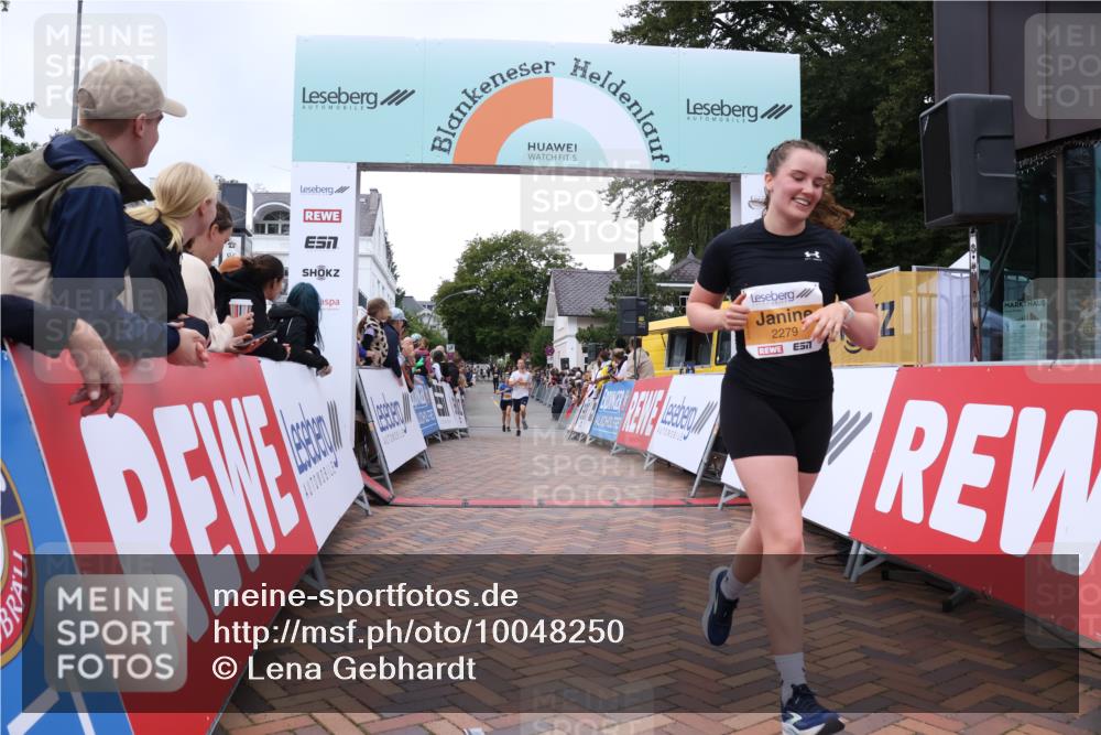 30.08.2026 - Blankeneser Heldenlauf Lena Gebhardt http://msf.ph/oto/10048250 30.08.2026 11:55:04 Ziel 2279, 2447 meine-sportfotos.de