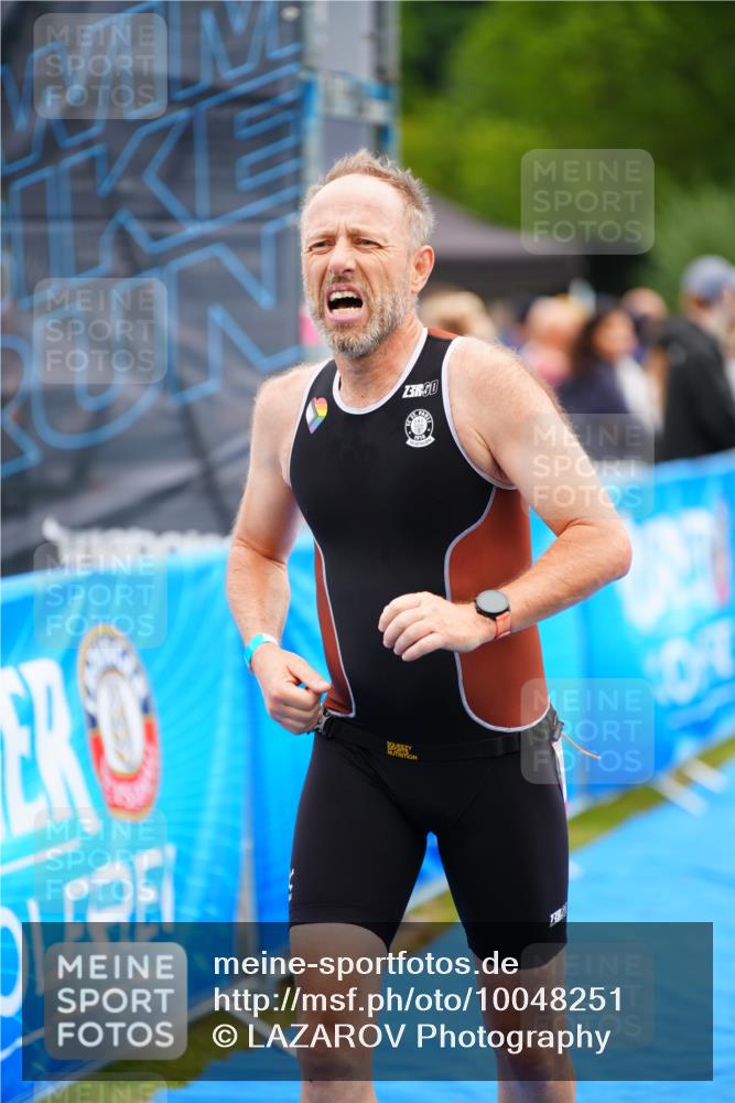 30.08.2026 - Elbe Triathlon Hamburg LAZAROV Photography http://msf.ph/oto/10048251 30.08.2026 10:33:00 Ziel 298 meine-sportfotos.de