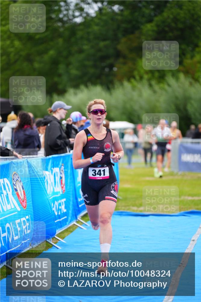 30.08.2026 - Elbe Triathlon Hamburg LAZAROV Photography http://msf.ph/oto/10048324 30.08.2026 10:33:16 Ziel 313, 341 meine-sportfotos.de