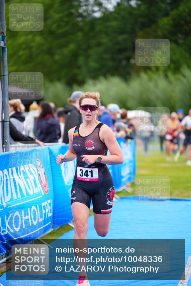 30.08.2026 - Elbe Triathlon Hamburg LAZAROV Photography http://msf.ph/oto/10048336 30.08.2026 10:33:16 Ziel 313, 341 meine-sportfotos.de