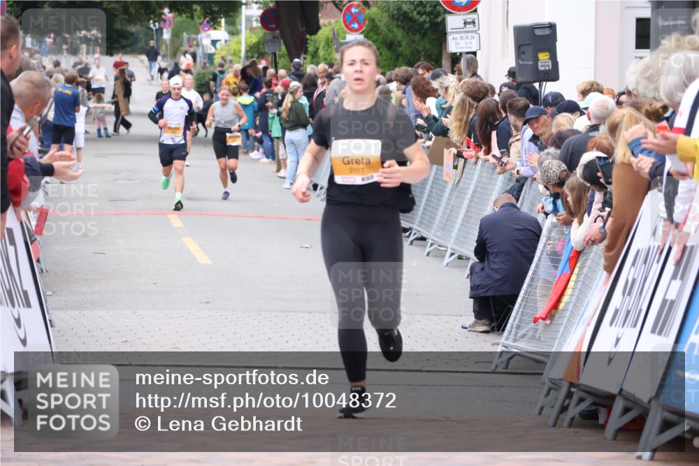 30.08.2026 - Blankeneser Heldenlauf Lena Gebhardt http://msf.ph/oto/10048372 30.08.2026 11:55:13 Ziel 2447, 2686, 2887 meine-sportfotos.de