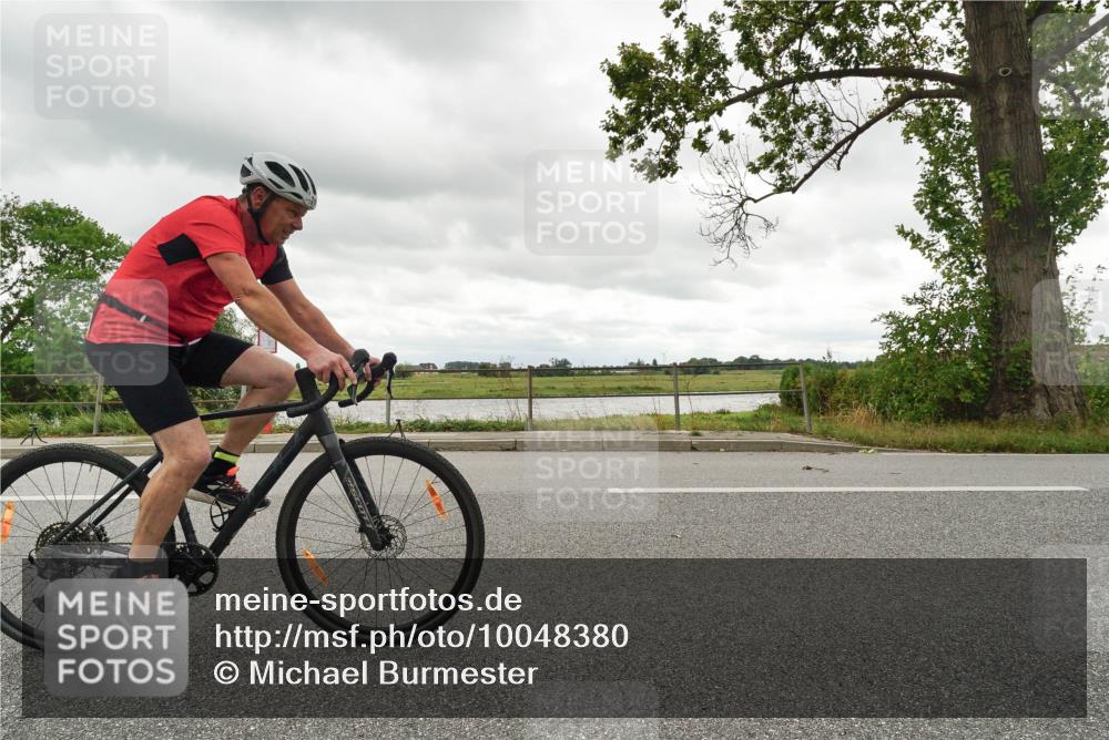 30.08.2026 - Elbe Triathlon Hamburg Michael Burmester http://msf.ph/oto/10048380 30.08.2026 15:14:21 Radfahren  meine-sportfotos.de