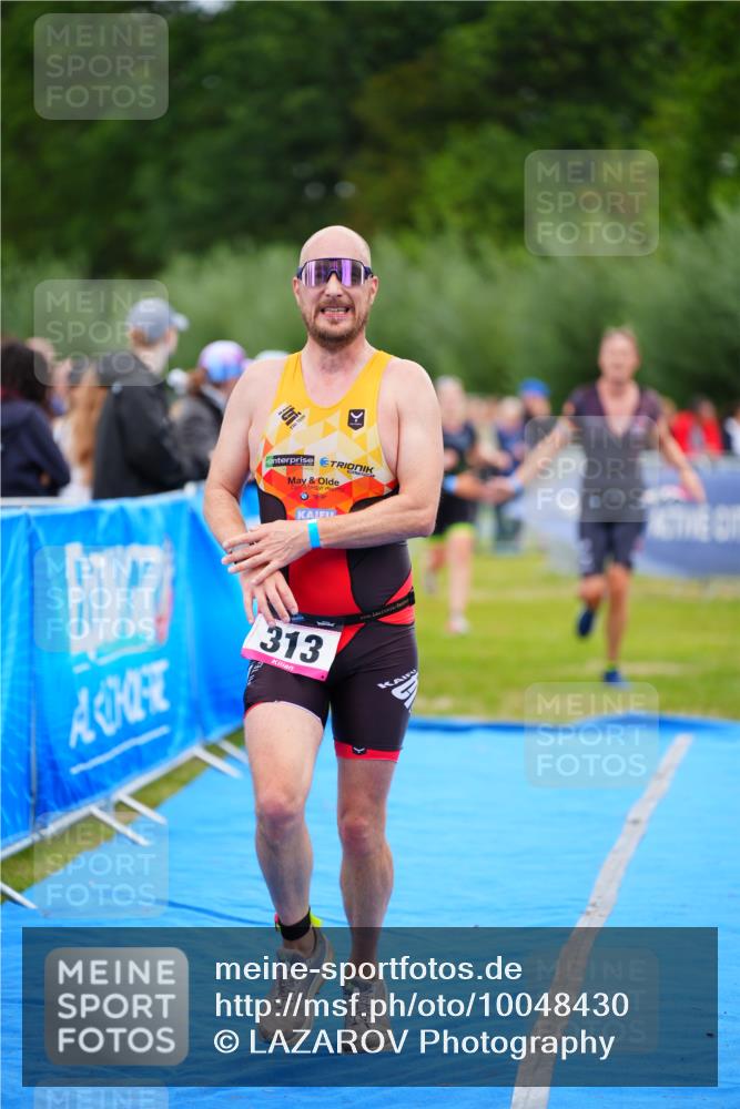 30.08.2026 - Elbe Triathlon Hamburg LAZAROV Photography http://msf.ph/oto/10048430 30.08.2026 10:33:24 Ziel 313, 326, 382 meine-sportfotos.de