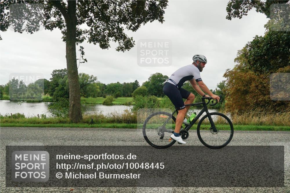 30.08.2026 - Elbe Triathlon Hamburg Michael Burmester http://msf.ph/oto/10048445 30.08.2026 09:33:26 Radfahren 266, 279, 498, 520, 570, 715, 718 meine-sportfotos.de