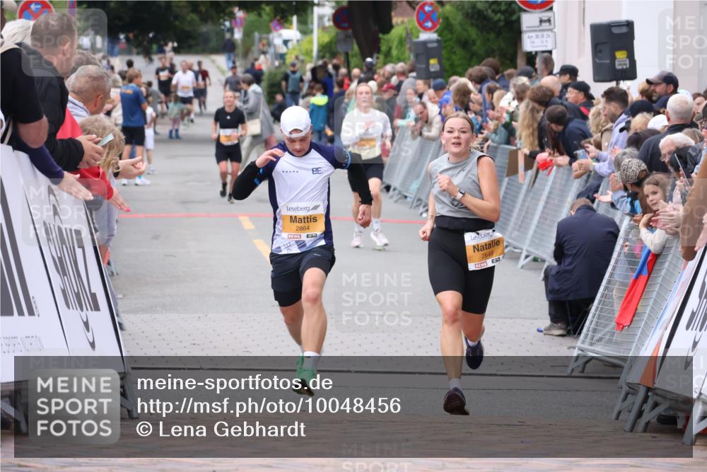 30.08.2026 - Blankeneser Heldenlauf Lena Gebhardt http://msf.ph/oto/10048456 30.08.2026 11:55:22 Ziel 2649, 2864, 2887 meine-sportfotos.de