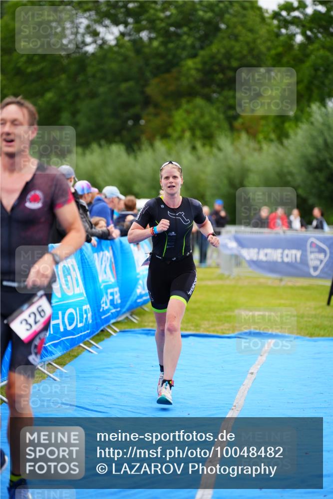 30.08.2026 - Elbe Triathlon Hamburg LAZAROV Photography http://msf.ph/oto/10048482 30.08.2026 10:33:29 Ziel 326, 382 meine-sportfotos.de