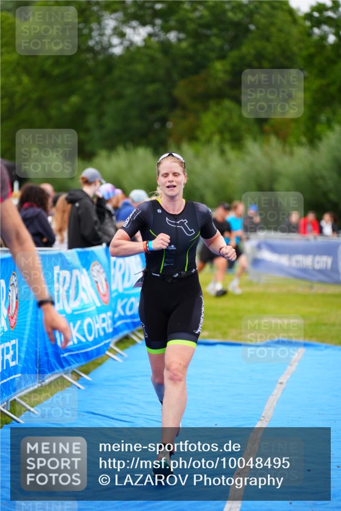 30.08.2026 - Elbe Triathlon Hamburg LAZAROV Photography http://msf.ph/oto/10048495 30.08.2026 10:33:29 Ziel 326, 382 meine-sportfotos.de