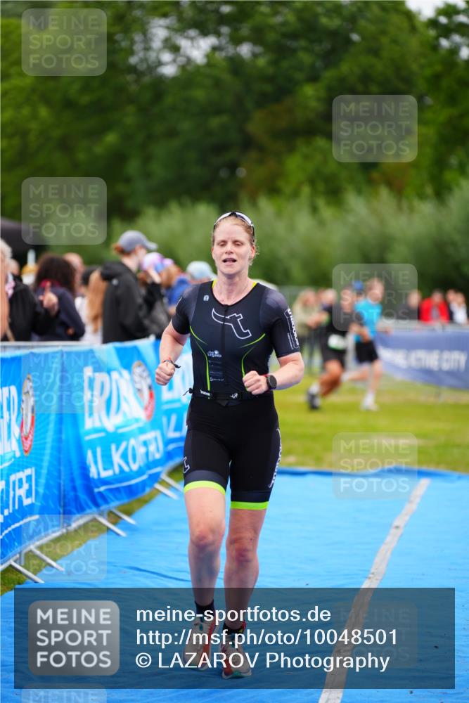 30.08.2026 - Elbe Triathlon Hamburg LAZAROV Photography http://msf.ph/oto/10048501 30.08.2026 10:33:30 Ziel 326, 382 meine-sportfotos.de