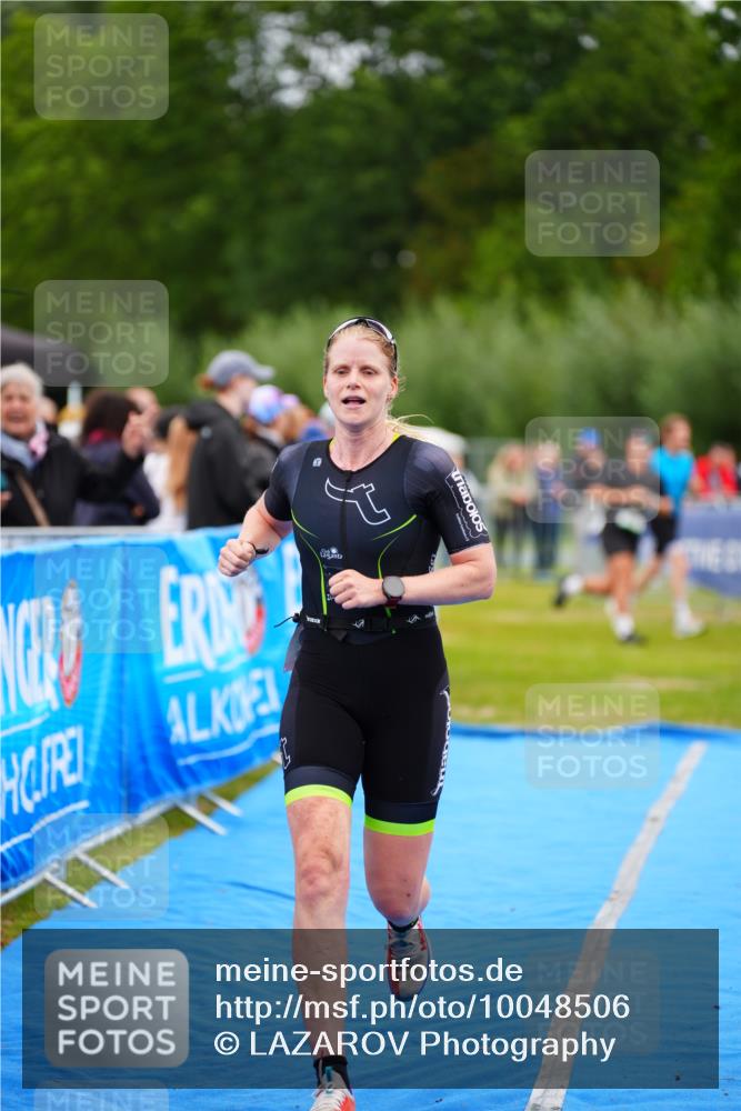 30.08.2026 - Elbe Triathlon Hamburg LAZAROV Photography http://msf.ph/oto/10048506 30.08.2026 10:33:30 Ziel 326, 382 meine-sportfotos.de