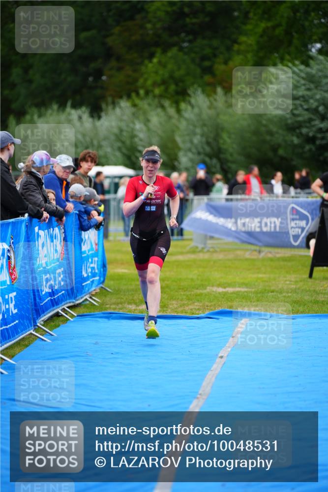 30.08.2026 - Elbe Triathlon Hamburg LAZAROV Photography http://msf.ph/oto/10048531 30.08.2026 10:33:52 Ziel 348 meine-sportfotos.de