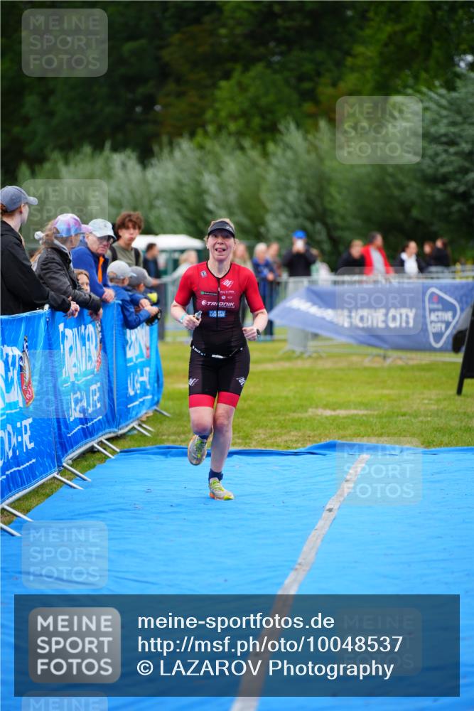 30.08.2026 - Elbe Triathlon Hamburg LAZAROV Photography http://msf.ph/oto/10048537 30.08.2026 10:33:52 Ziel 348 meine-sportfotos.de