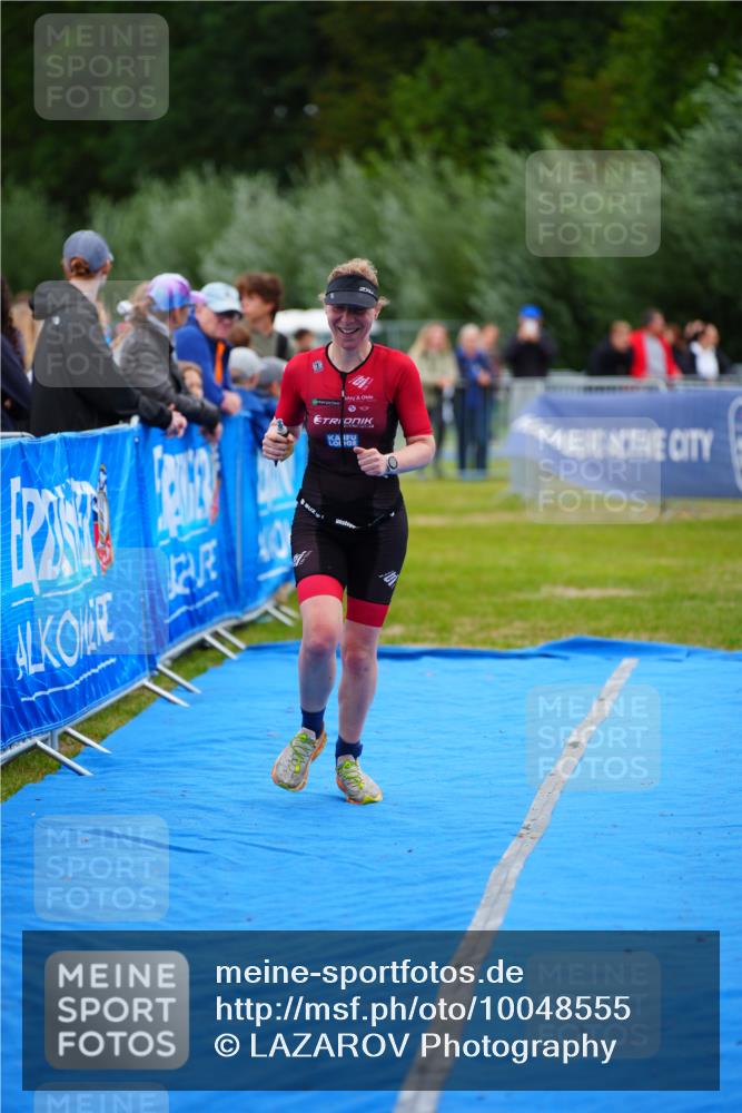 30.08.2026 - Elbe Triathlon Hamburg LAZAROV Photography http://msf.ph/oto/10048555 30.08.2026 10:33:53 Ziel 348 meine-sportfotos.de