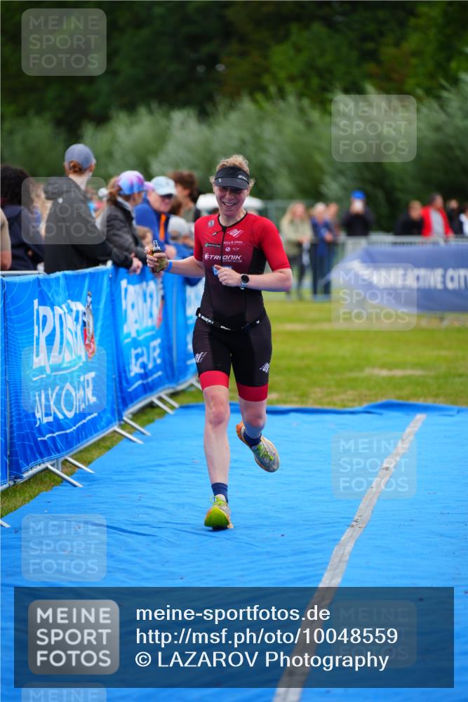 30.08.2026 - Elbe Triathlon Hamburg LAZAROV Photography http://msf.ph/oto/10048559 30.08.2026 10:33:53 Ziel 348 meine-sportfotos.de