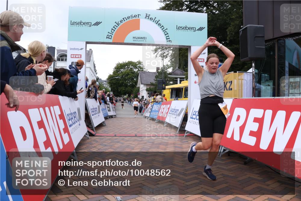 30.08.2026 - Blankeneser Heldenlauf Lena Gebhardt http://msf.ph/oto/10048562 30.08.2026 11:55:27 Ziel 2401, 2649, 2864 meine-sportfotos.de