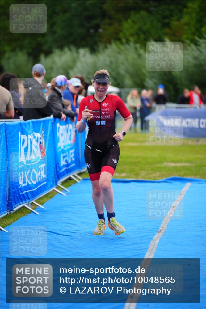 30.08.2026 - Elbe Triathlon Hamburg LAZAROV Photography http://msf.ph/oto/10048565 30.08.2026 10:33:53 Ziel 348 meine-sportfotos.de