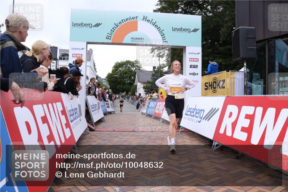 30.08.2026 - Blankeneser Heldenlauf Lena Gebhardt http://msf.ph/oto/10048632 30.08.2026 11:55:31 Ziel 2401, 2649, 2864 meine-sportfotos.de
