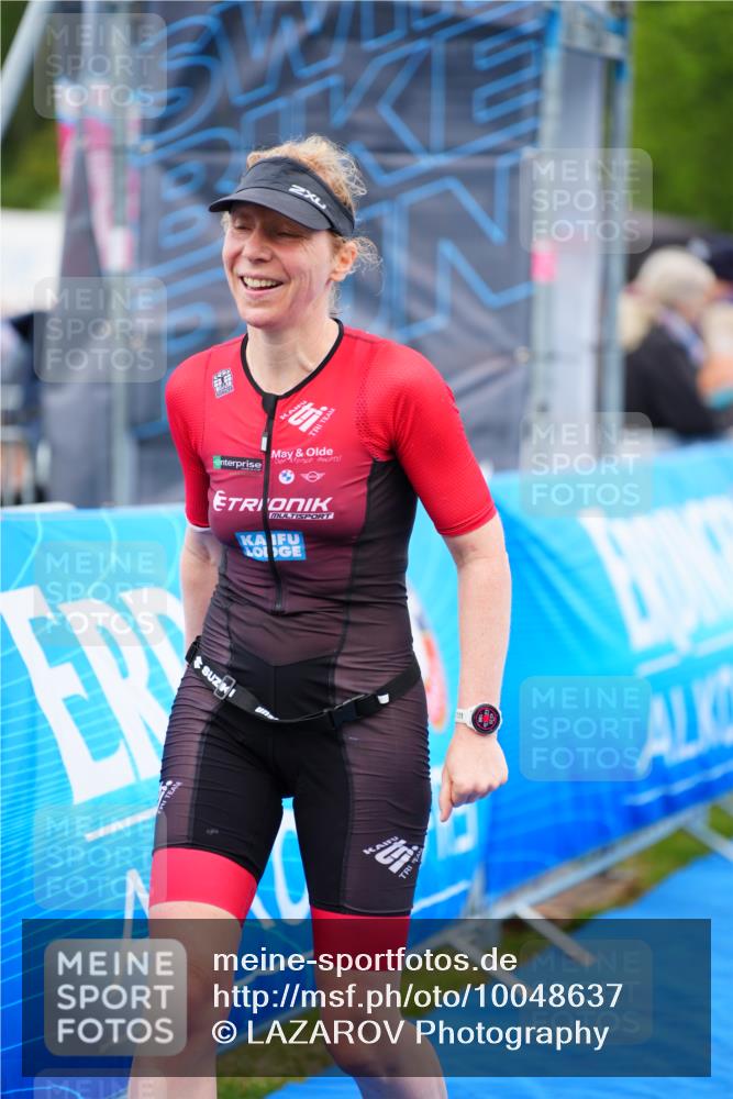 30.08.2026 - Elbe Triathlon Hamburg LAZAROV Photography http://msf.ph/oto/10048637 30.08.2026 10:33:56 Ziel 348 meine-sportfotos.de