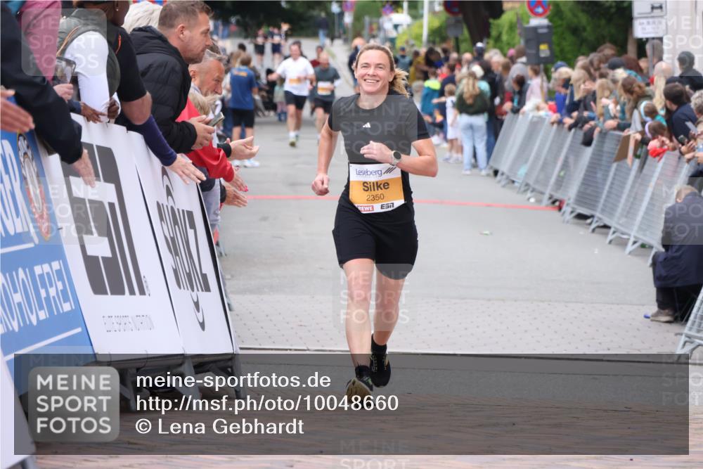 30.08.2026 - Blankeneser Heldenlauf Lena Gebhardt http://msf.ph/oto/10048660 30.08.2026 11:55:34 Ziel 2350, 2401 meine-sportfotos.de
