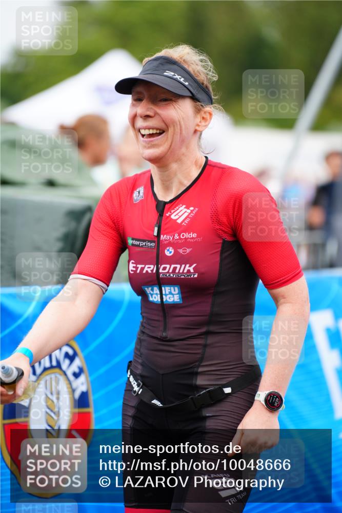 30.08.2026 - Elbe Triathlon Hamburg LAZAROV Photography http://msf.ph/oto/10048666 30.08.2026 10:33:58 Ziel  meine-sportfotos.de