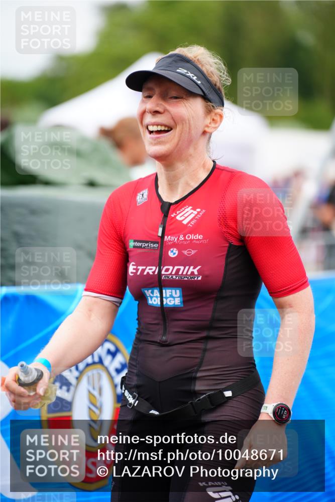 30.08.2026 - Elbe Triathlon Hamburg LAZAROV Photography http://msf.ph/oto/10048671 30.08.2026 10:33:58 Ziel  meine-sportfotos.de