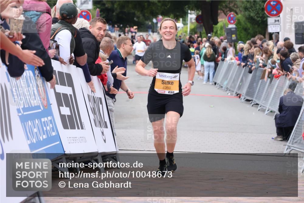 30.08.2026 - Blankeneser Heldenlauf Lena Gebhardt http://msf.ph/oto/10048673 30.08.2026 11:55:34 Ziel 2350, 2401 meine-sportfotos.de