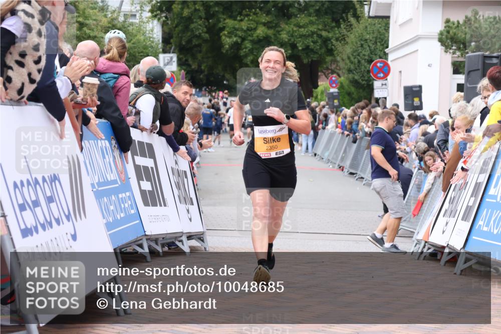 30.08.2026 - Blankeneser Heldenlauf Lena Gebhardt http://msf.ph/oto/10048685 30.08.2026 11:55:36 Ziel 2350, 2401 meine-sportfotos.de