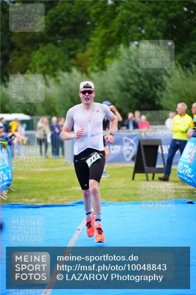 30.08.2026 - Elbe Triathlon Hamburg LAZAROV Photography http://msf.ph/oto/10048843 30.08.2026 10:34:21 Ziel 347, 412 meine-sportfotos.de