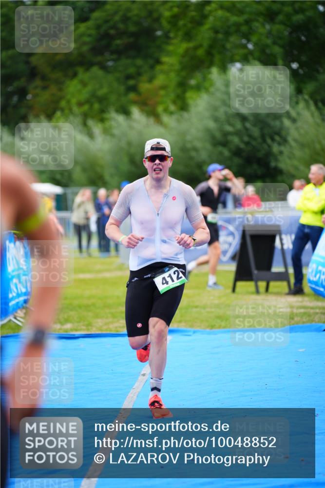 30.08.2026 - Elbe Triathlon Hamburg LAZAROV Photography http://msf.ph/oto/10048852 30.08.2026 10:34:22 Ziel 412 meine-sportfotos.de